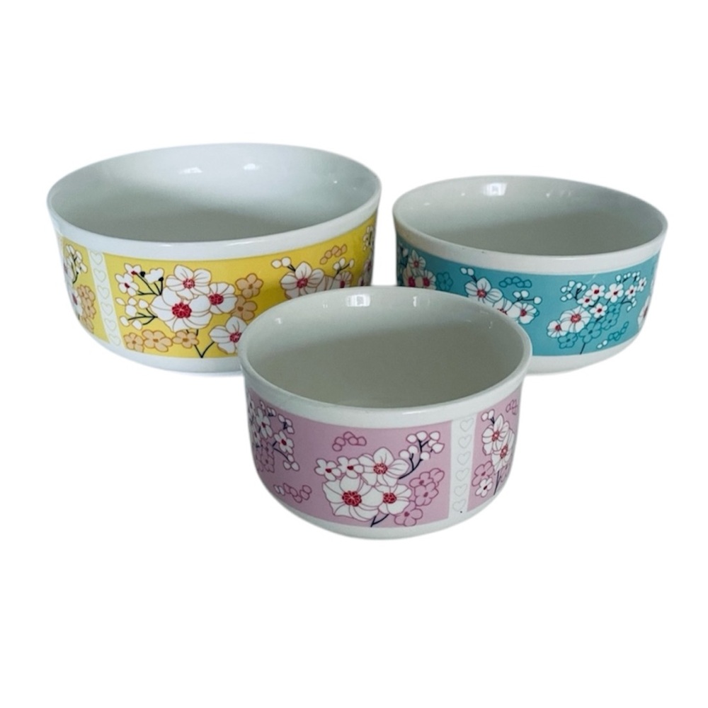 Thy collectibles set of 3 floral Flower Power bowls w/o lids pink, Blue, Yellow